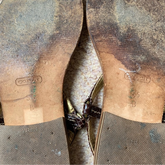 COACH Python Leather Brown and Gold Lobster Claw Thong Flat Sandal Size 5 1/2 - Picture 9 of 9